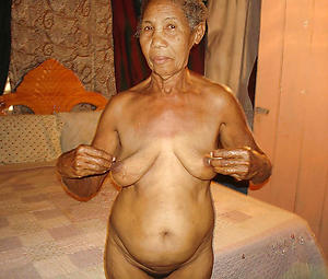 nude pics of moms saggy gut big nipples