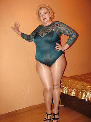 hot granny pussy in pantyhose stripping