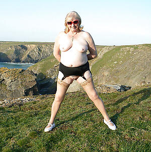 erotic amateur grannies posing nude