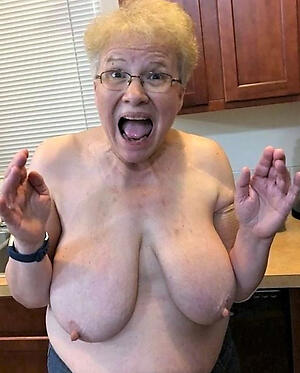 saggy granny breasts porn pics
