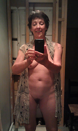 amateur old granny posing bare