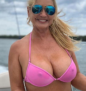 porn pics of lovely sexy grannies in bikinis