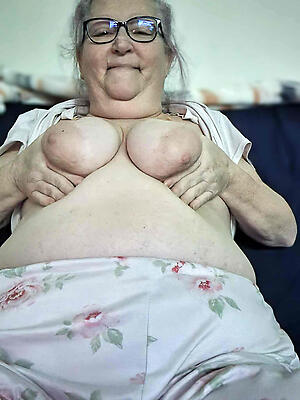 xxx pictures of very old titillating women