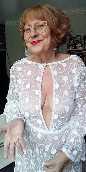 older women cougar have a crush on posing nude