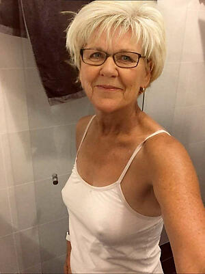 marketable grannies with glasses amateur pics