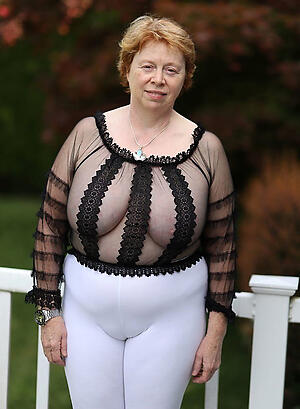 randy granny cameltoe show off