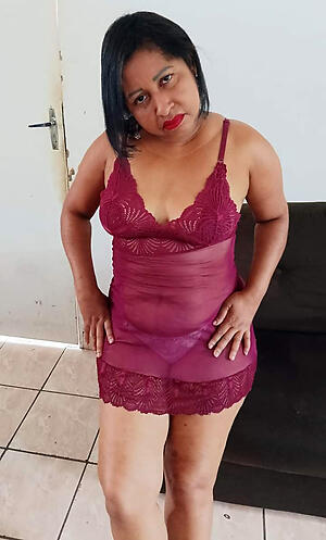 older latina pussy love posing stripped