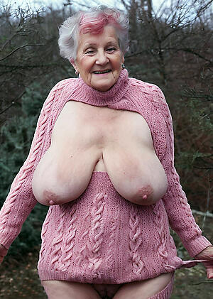 hot saggy granny tits models