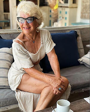 photoshooting with down in the mouth older ladies