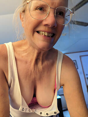 pic with naked saggy old granny tits