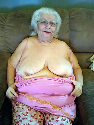 photoshooting hither French nude older bbw