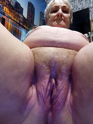 xxx pictures of old woman pussy closeup