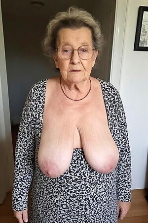 amateur older women with saggy tits porn