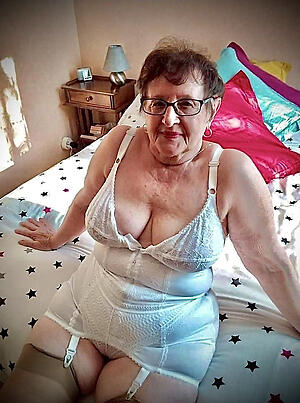 hot nude very age-old women models
