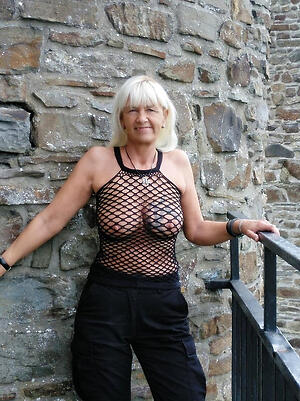 pic in the air naked grannie cougars