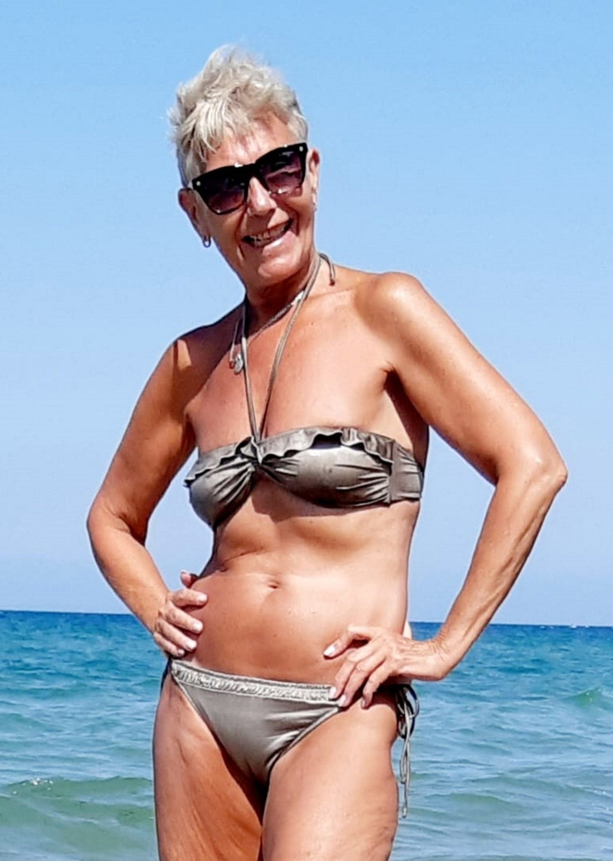 Hot Sexy Grannies In Bikinis Stripping Olderwomennaked Com